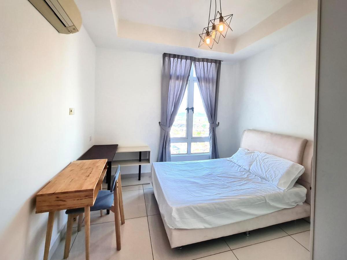 Apartemen Ksl D'esplanade 4 Bedrooms Dinosaur Water Park View High Floor Free Wifi Ksl City Mall By Gdragon Homestay *