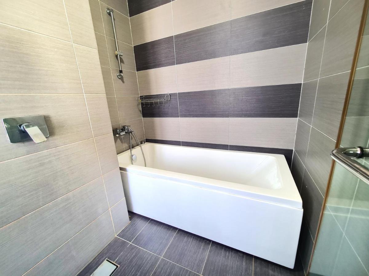 Ksl D'esplanade 4 Bedrooms Dinosaur Water Park View High Floor Free Wifi Ksl City Mall By Gdragon Homestay Apartemen *