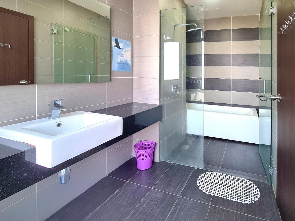Ksl D'esplanade 4 Bedrooms Dinosaur Water Park View High Floor Free Wifi Ksl City Mall By Gdragon Homestay Apartemen Johor Bahru