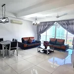 Ksl D\'Esplanade Residence 4 Bedrooms Dinosaur Water Park View High Floor Free Wifi Ksl City Mall Johor Bahru By Gdragon Homestay